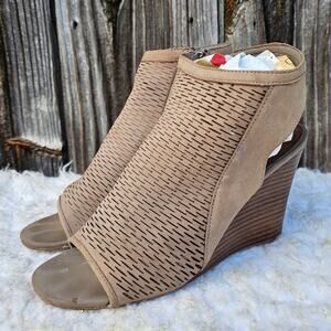 Tan Wedges Open Toe Bootie Sandals Steve Madden Winny Size 9 Perforated Leather
